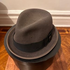 Grey Felt Stingy Brim Fedora